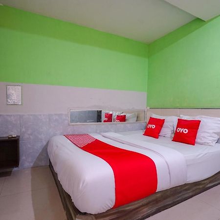 Oyo 1495 Hotel Lendosis Palembang Dış mekan fotoğraf